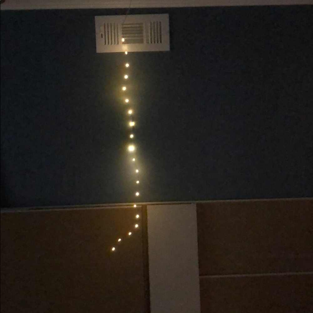Flexible battery string lights